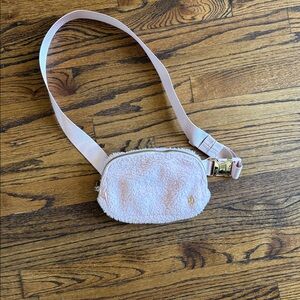 lululemon fleece sherpa belt bag!